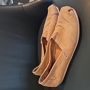 TOMS Iconic slip on shoes Sz 9.5